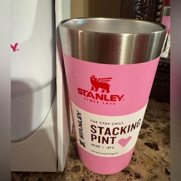 STANLEY x TARGET VALENTINES COLLECTION | ❤️🩷🤍💕 - Picture 4 of 6